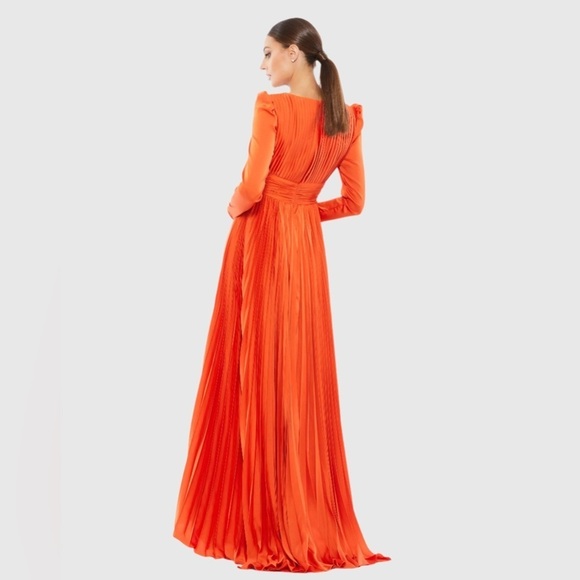 IEENA FOR MAC DUGGAL 26542 NWT Orange Pleated Long Sleeve V-Neck Gown - Picture 3 of 6